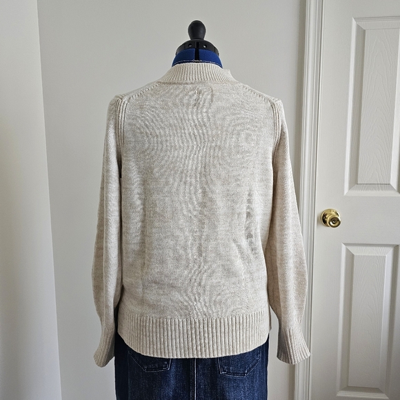 NWT GAP Crossover V-Neck Sweater M Marshmallow Beige Balloon Sleeve Cotton Fall - Picture 4 of 13